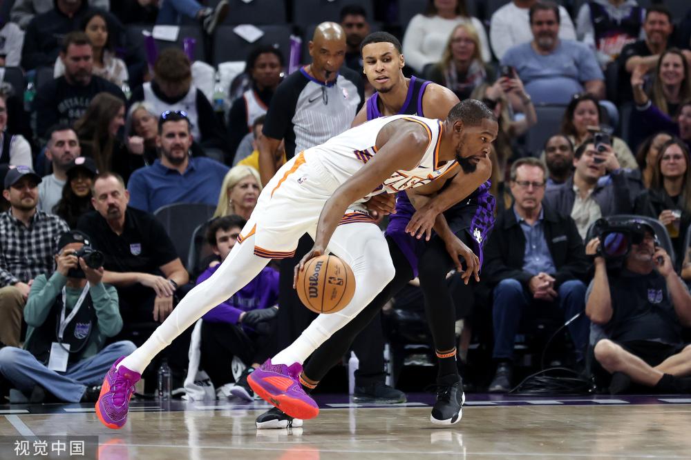 不仅给球迷 不仅给球迷