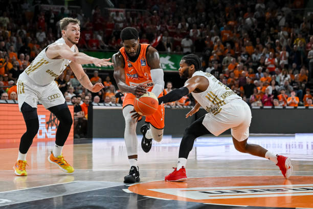 里具有重大 里具有重大