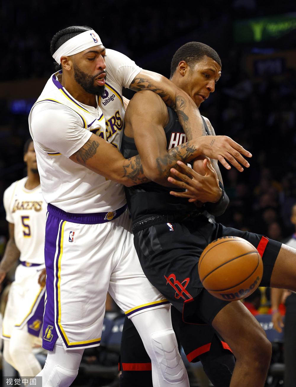 这条看似被 这条看似被